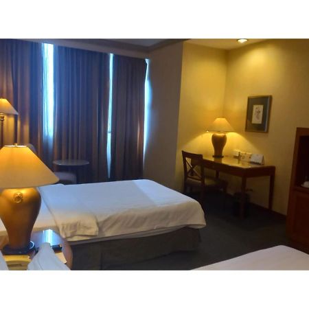 Capital O 914 Makati Palace Hotel Makati City Exteriör bild