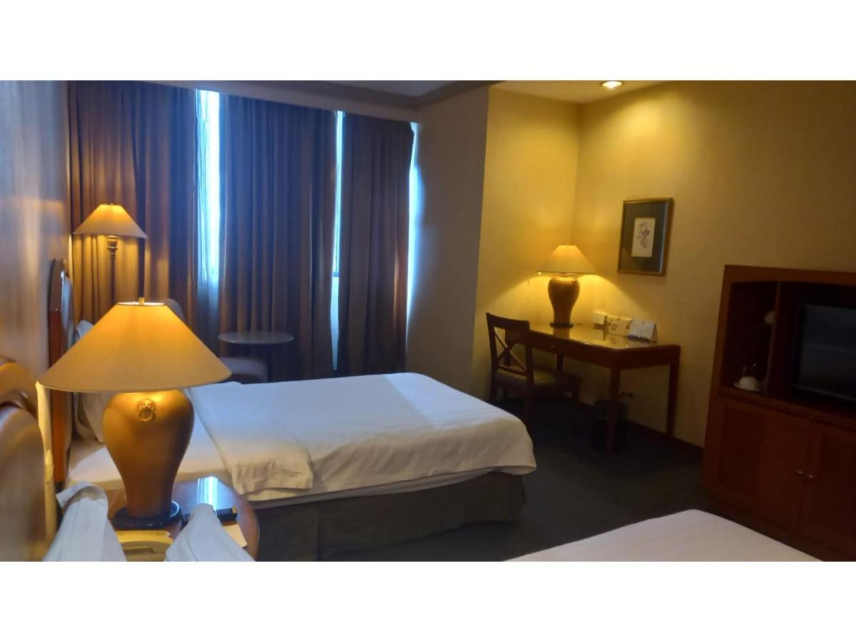 Capital O 914 Makati Palace Hotel Makati City Exteriör bild