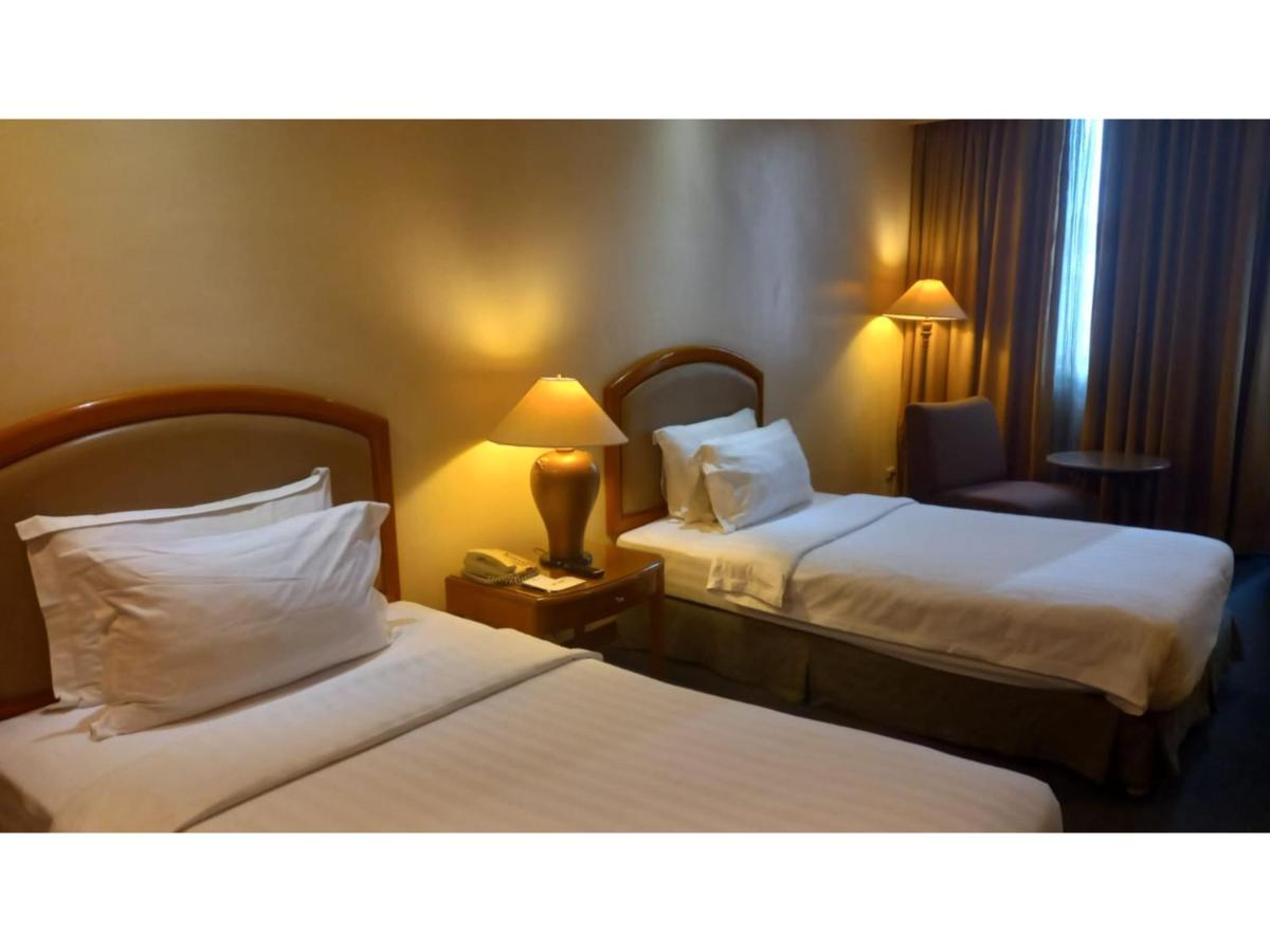 Capital O 914 Makati Palace Hotel Makati City Exteriör bild